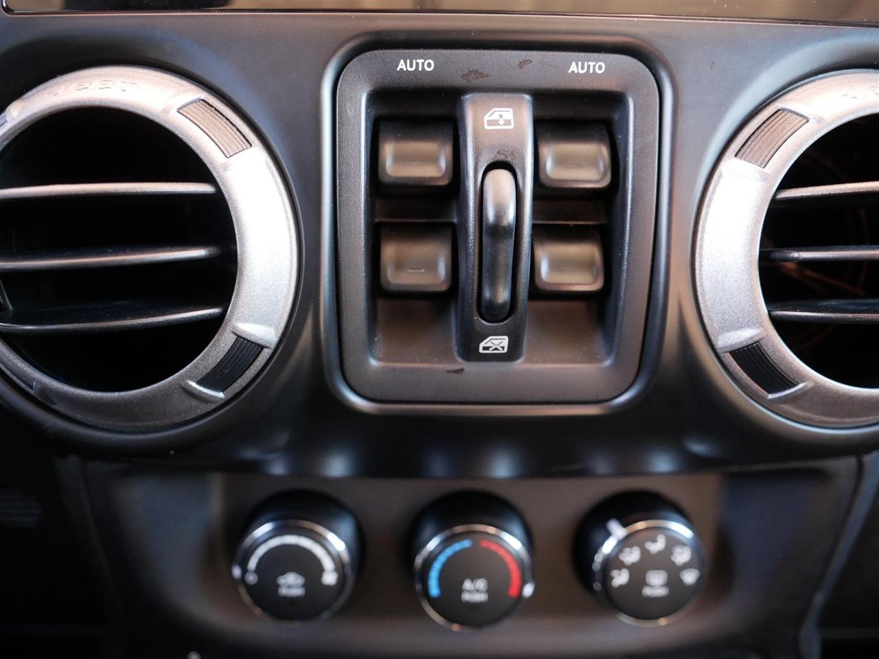 Jeep Wrangler Unlimited Sport 4WD 2013