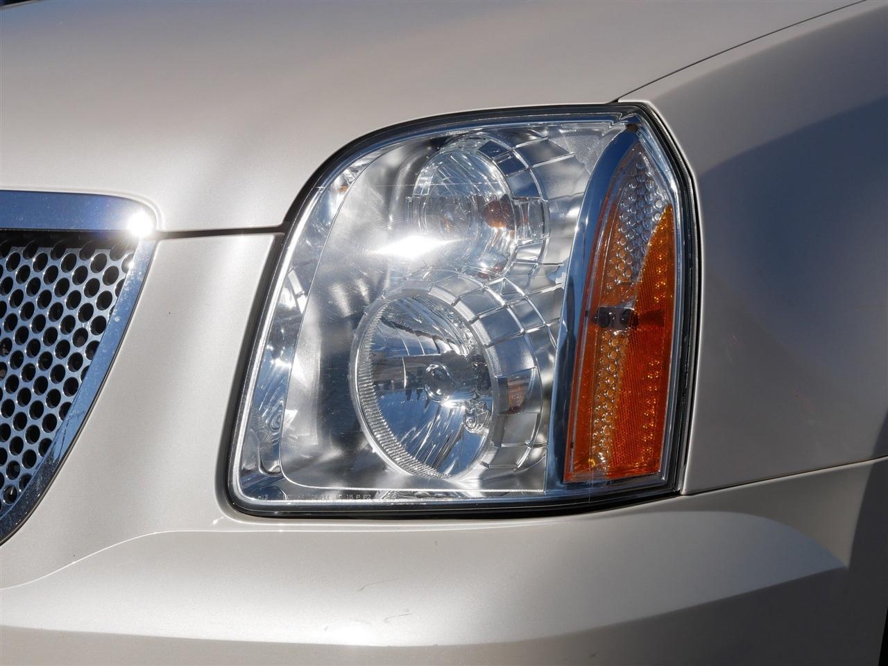 GMC Yukon Denali 4WD 2013