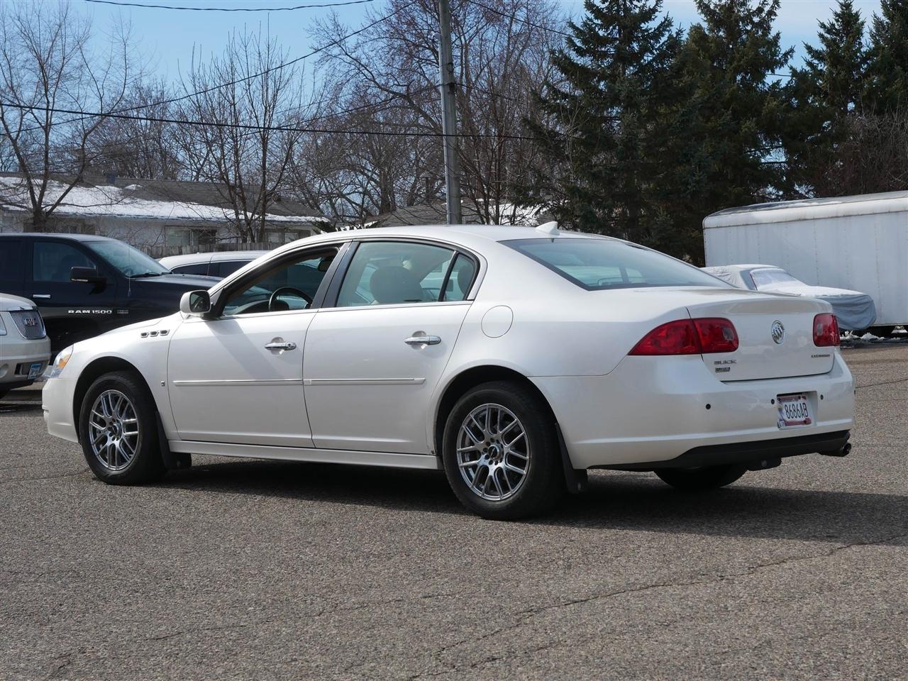 Buick Lucerne CX 2010