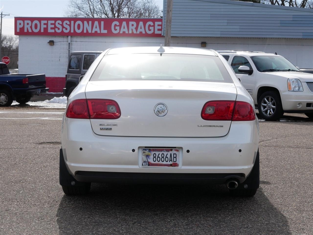 Buick Lucerne CX 2010