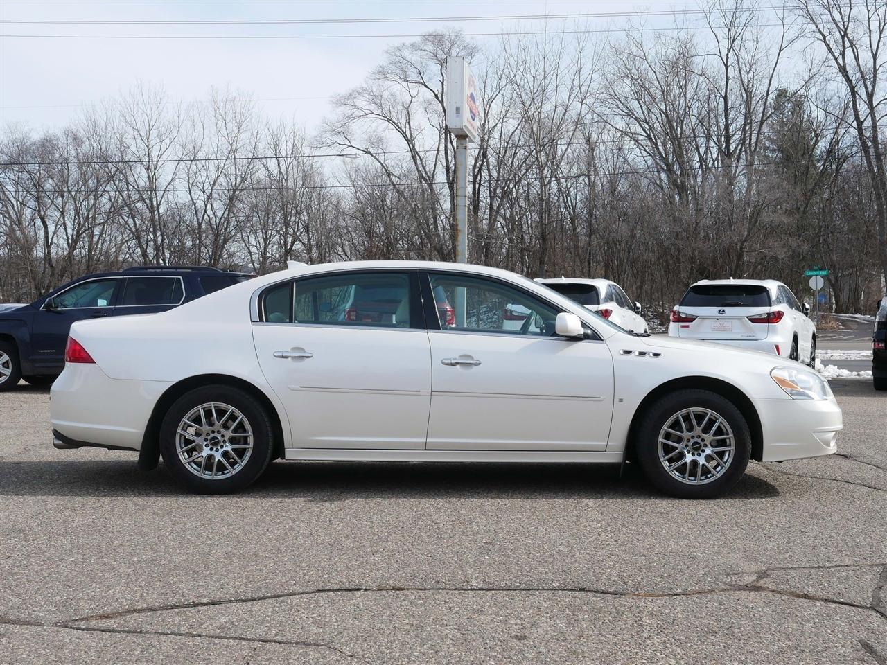 Buick Lucerne CX 2010