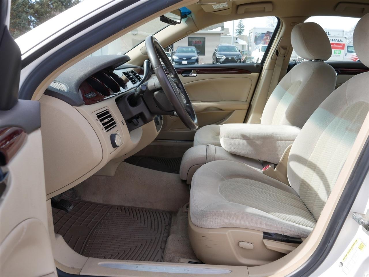 Buick Lucerne CX 2010