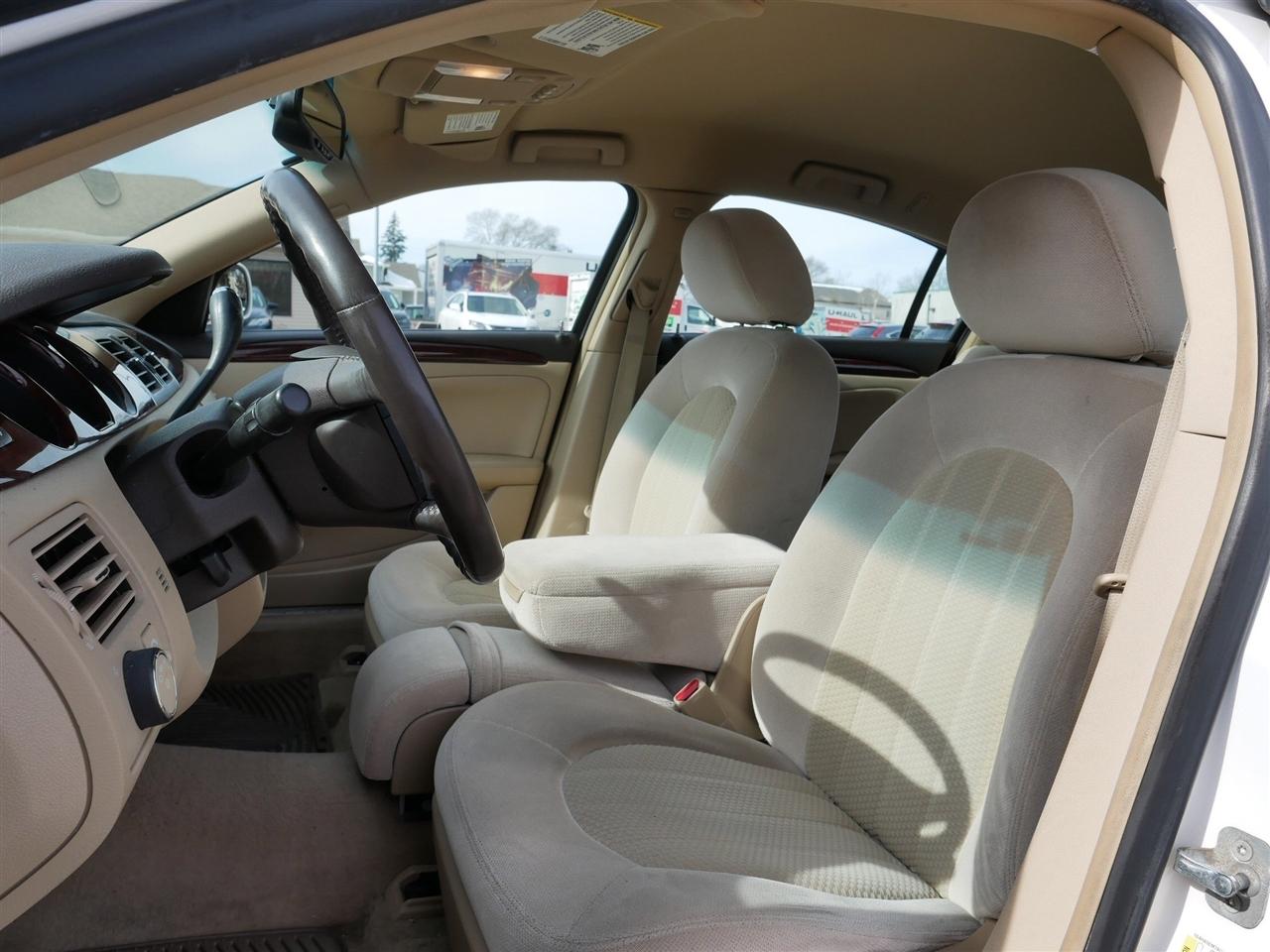 Buick Lucerne CX 2010