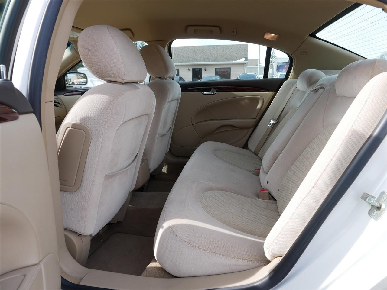 Buick Lucerne CX 2010