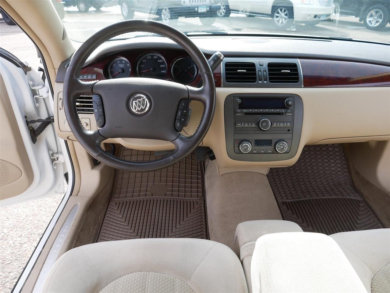 Buick Lucerne CX 2010