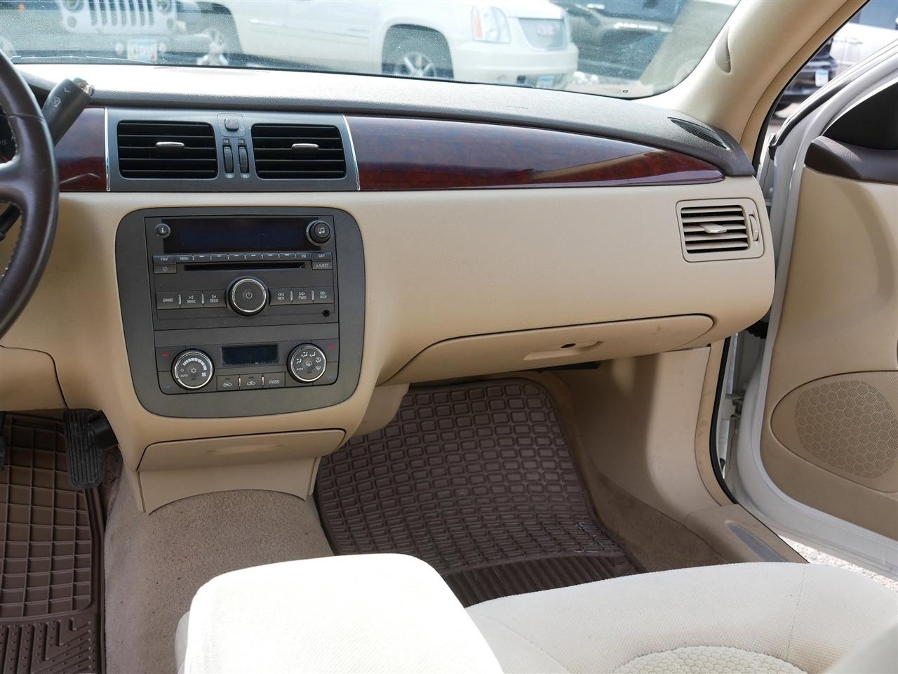 Buick Lucerne CX 2010