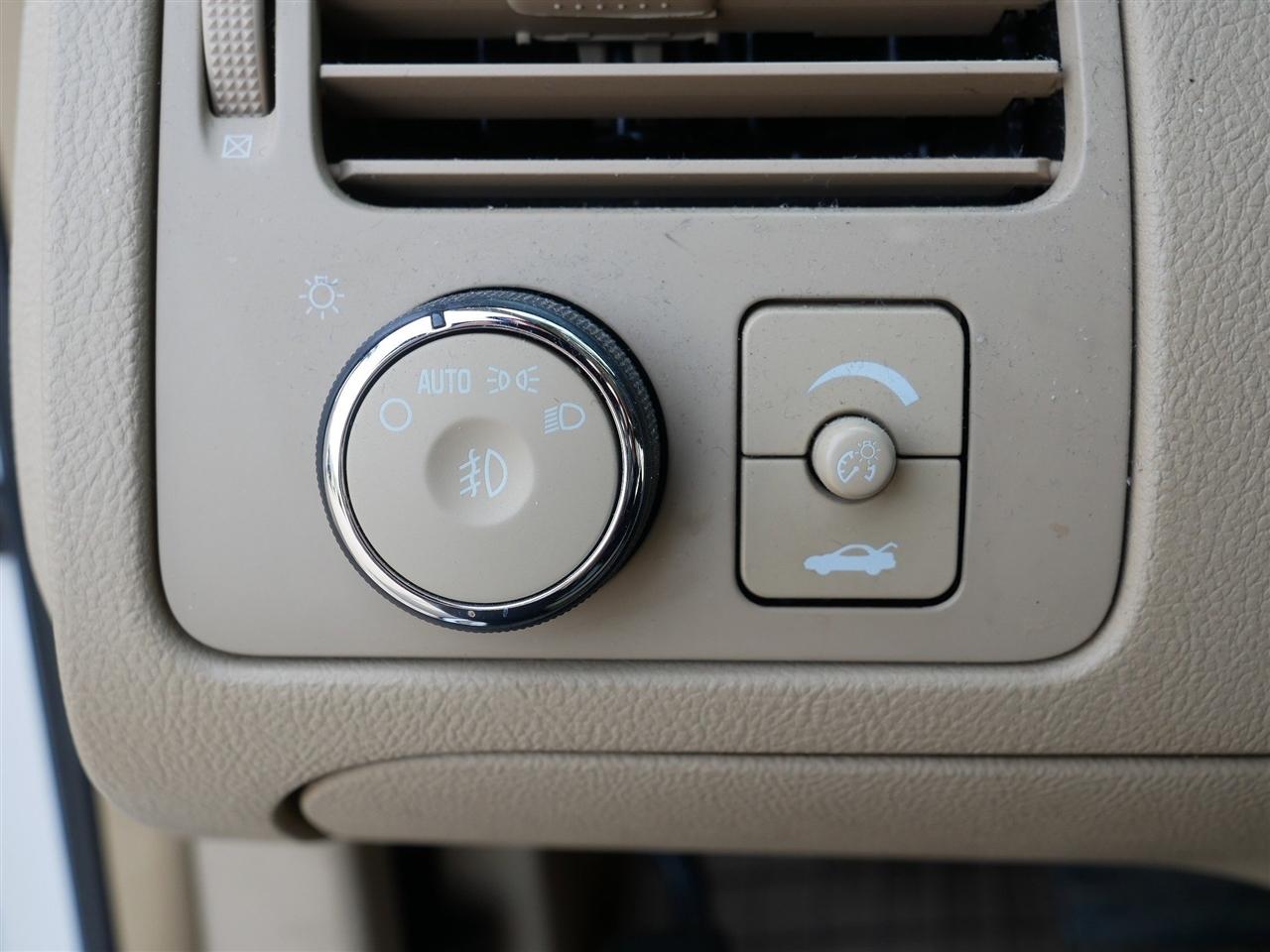 Buick Lucerne CX 2010