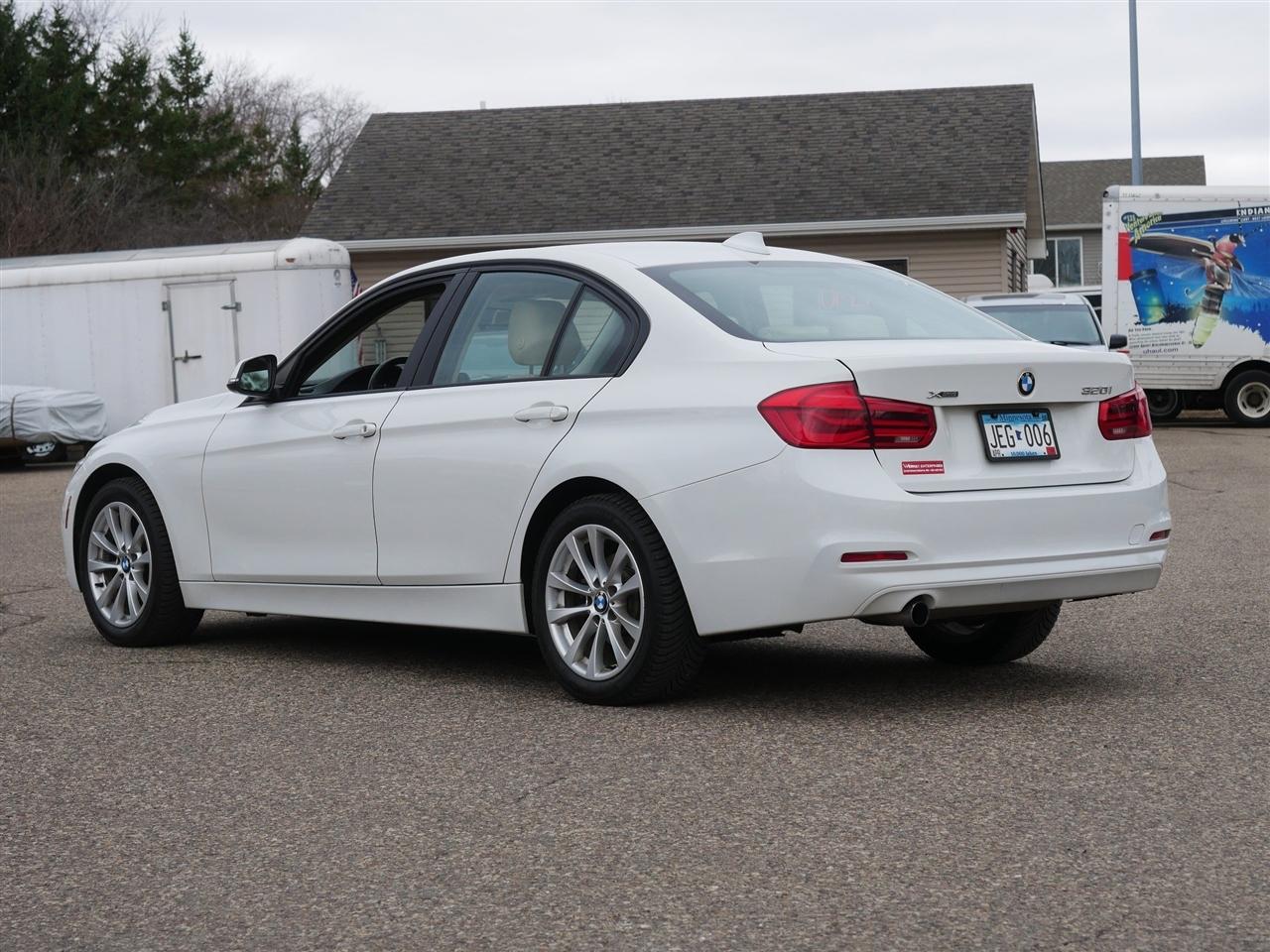 BMW 3-Series 320i xDrive Sedan 2017