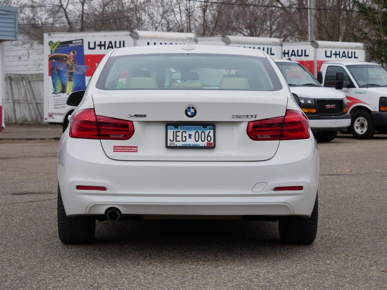 BMW 3-Series 320i xDrive Sedan 2017