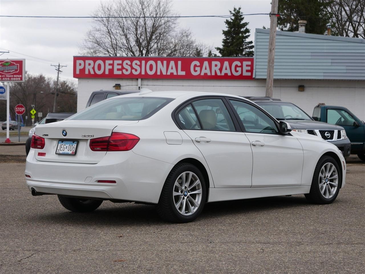BMW 3-Series 320i xDrive Sedan 2017