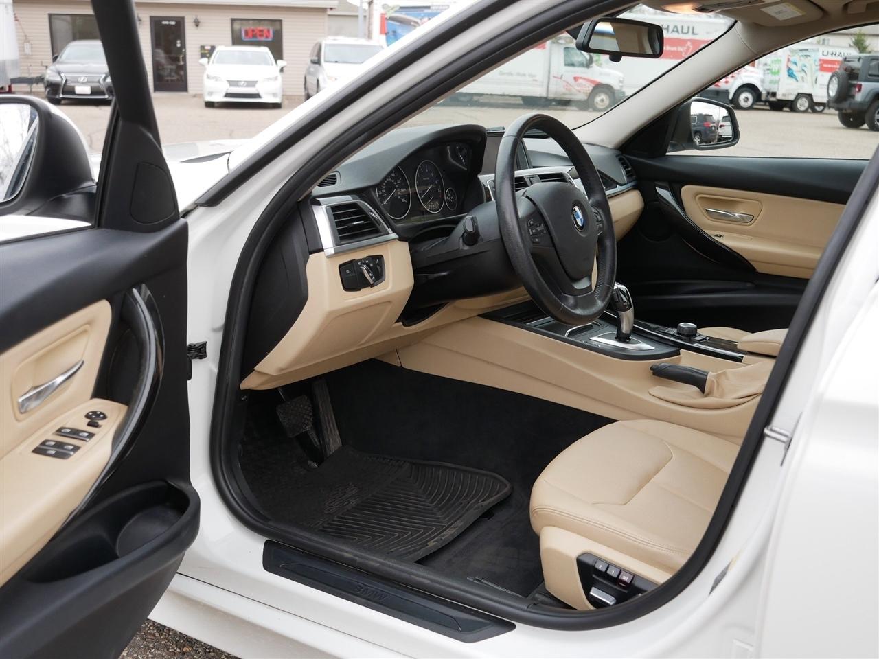 BMW 3-Series 320i xDrive Sedan 2017