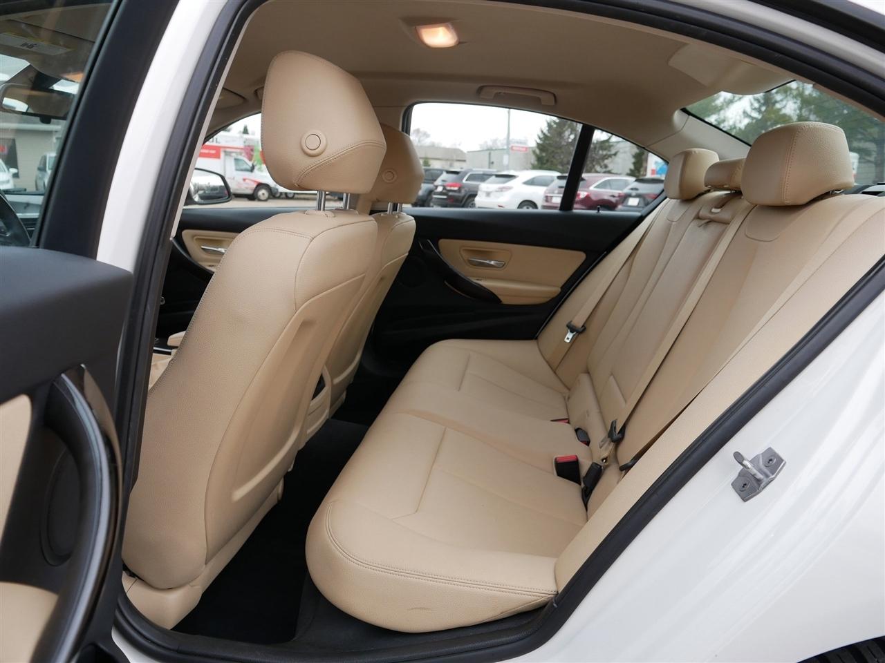 BMW 3-Series 320i xDrive Sedan 2017