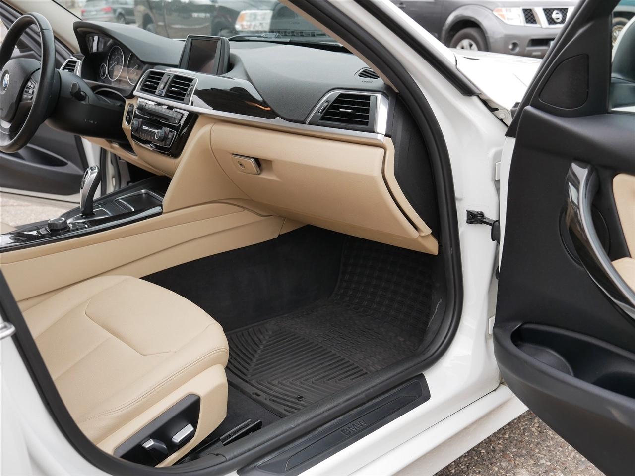 BMW 3-Series 320i xDrive Sedan 2017