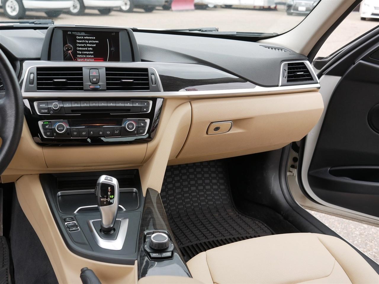 BMW 3-Series 320i xDrive Sedan 2017