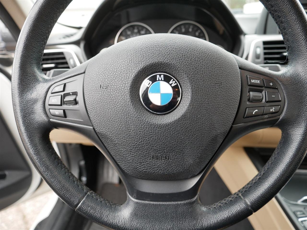 BMW 3-Series 320i xDrive Sedan 2017