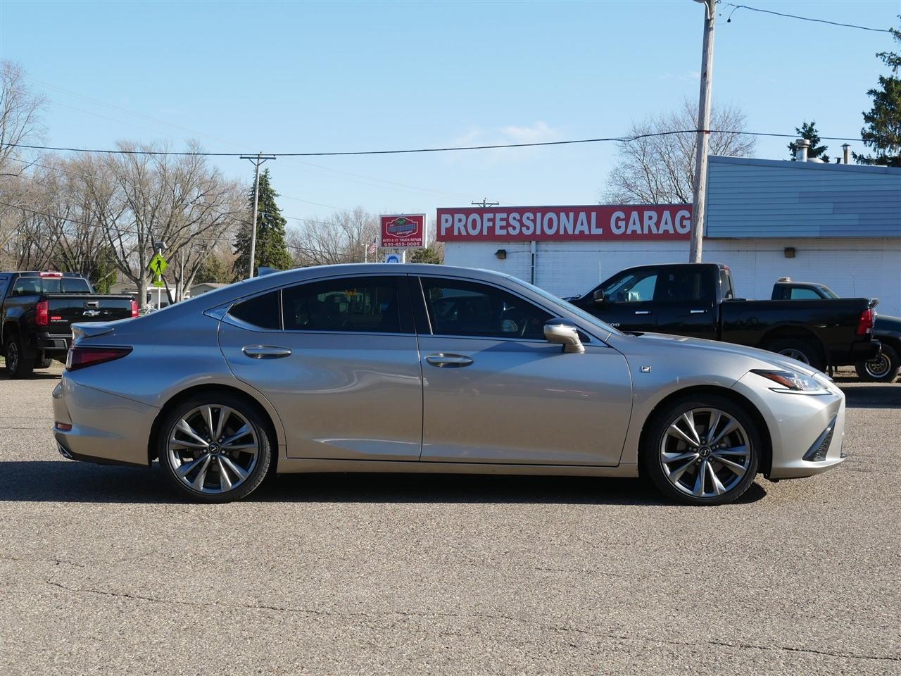 Lexus ES 350 F SPORT 2019