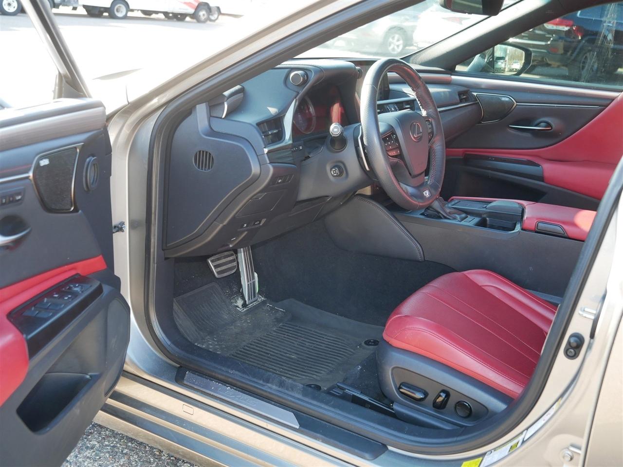 Lexus ES 350 F SPORT 2019