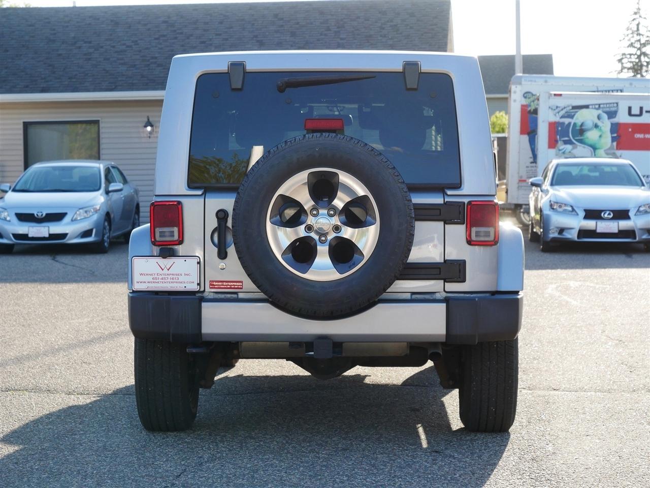 Jeep Wrangler Unlimited Sahara 4WD 2017