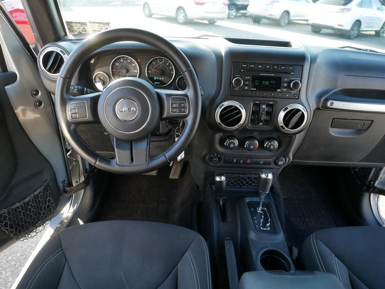 Jeep Wrangler Unlimited Sahara 4WD 2017