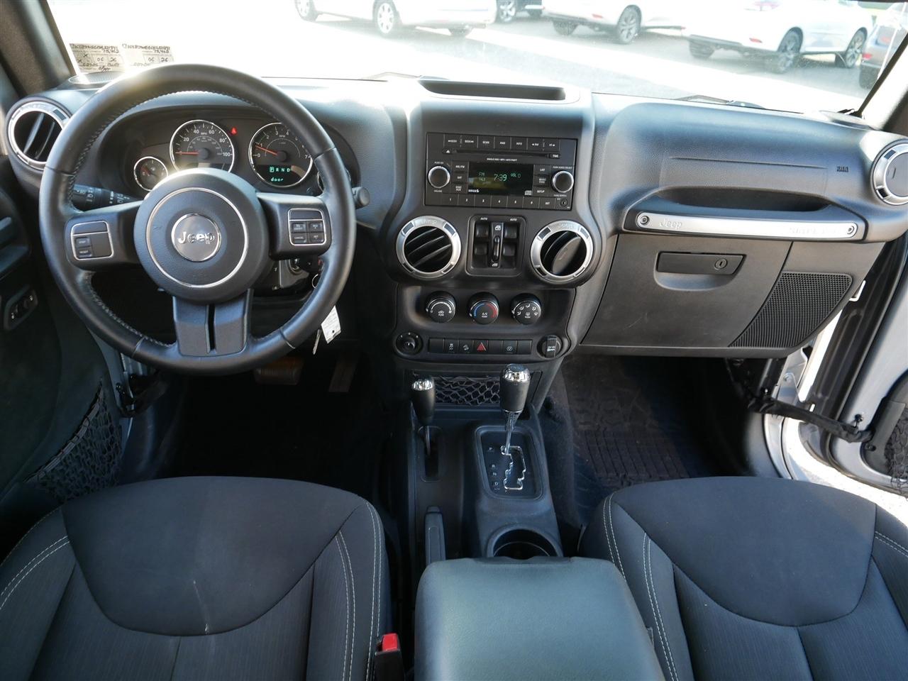 Jeep Wrangler Unlimited Sahara 4WD 2017