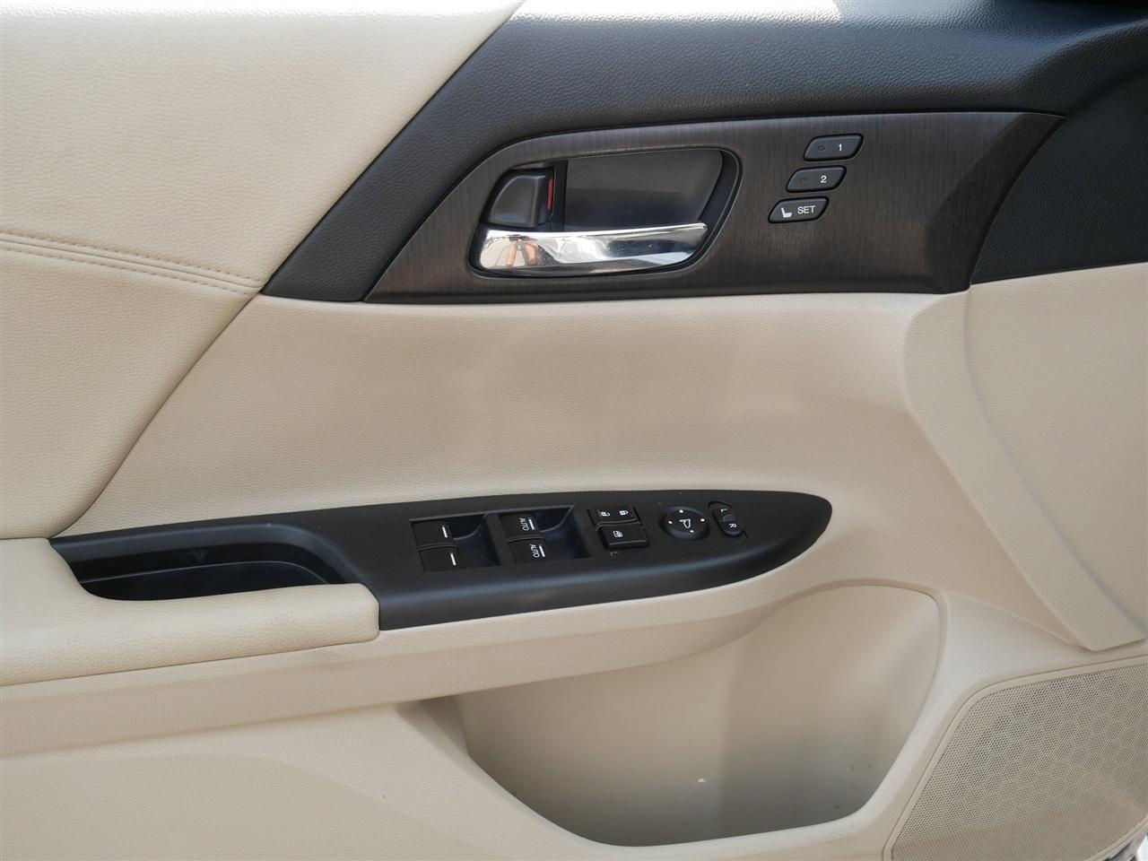 Honda Accord EX-L V6 Sedan AT 2013