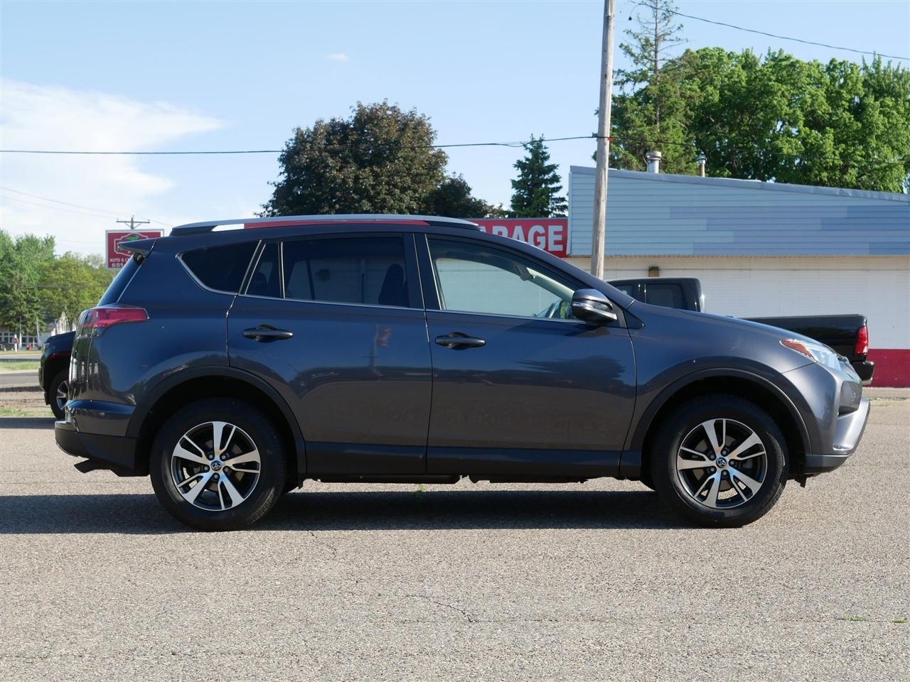 Toyota RAV4 XLE AWD 2017