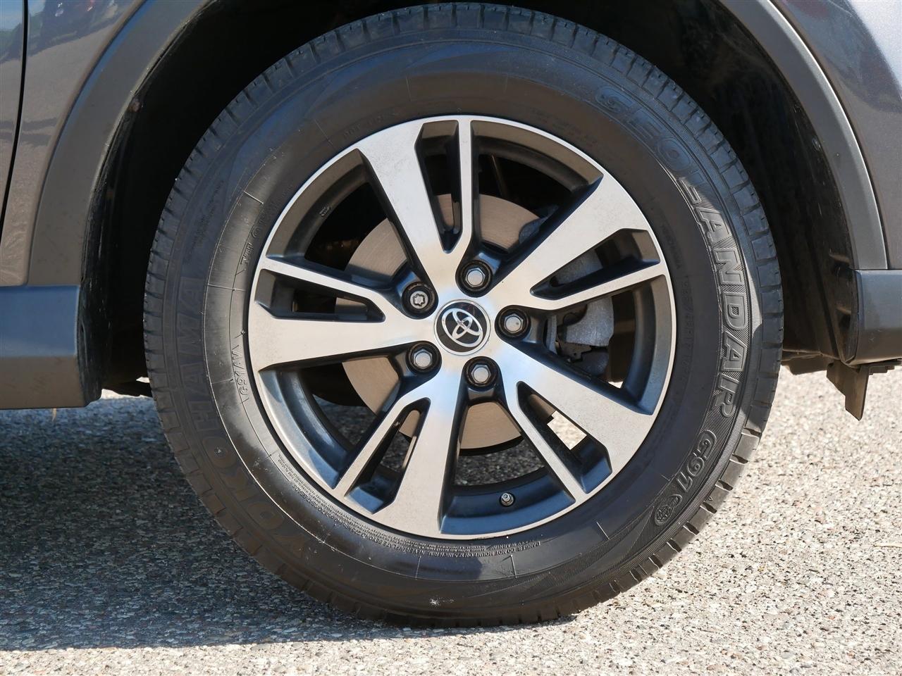 Toyota RAV4 XLE AWD 2017