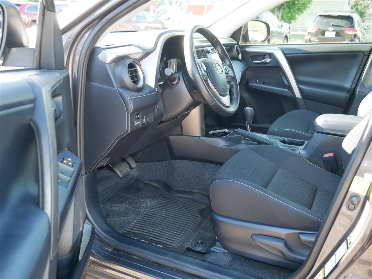 Toyota RAV4 XLE AWD 2017