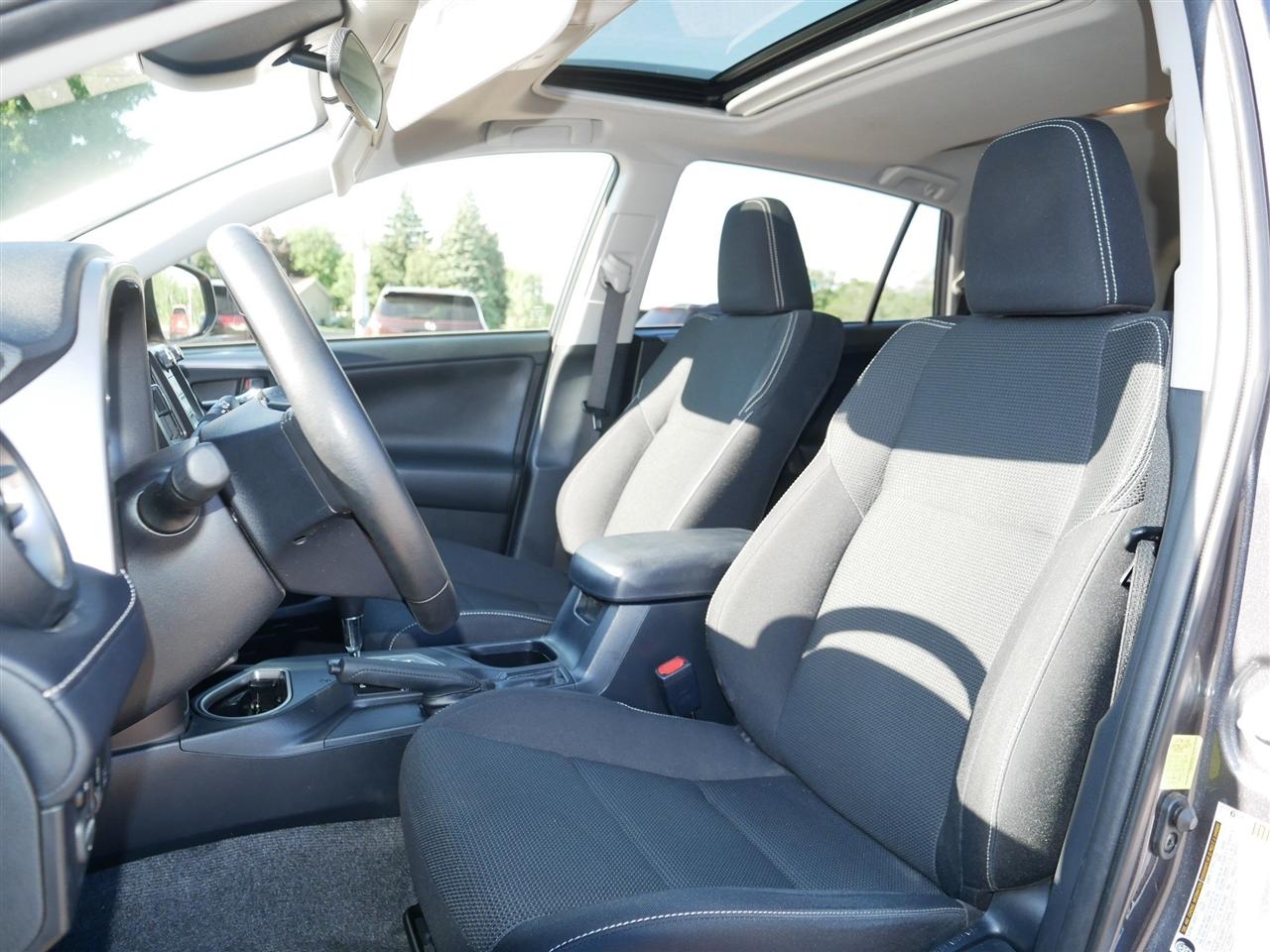 Toyota RAV4 XLE AWD 2017