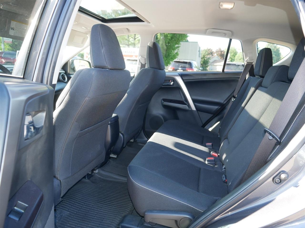 Toyota RAV4 XLE AWD 2017