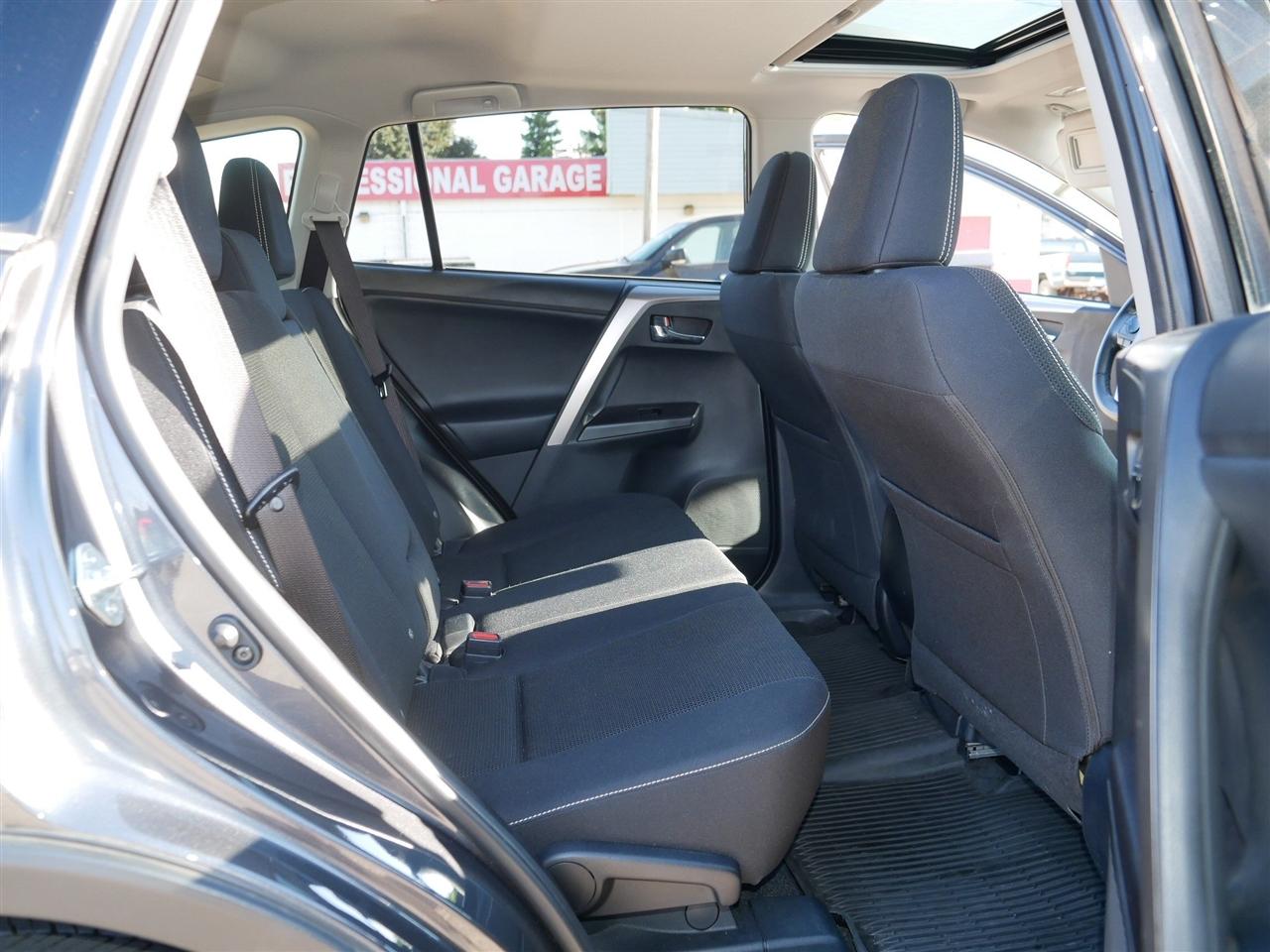 Toyota RAV4 XLE AWD 2017