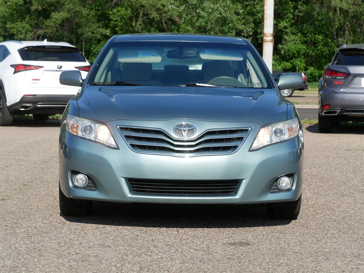 Toyota Camry XLE 4D Sedan 2011