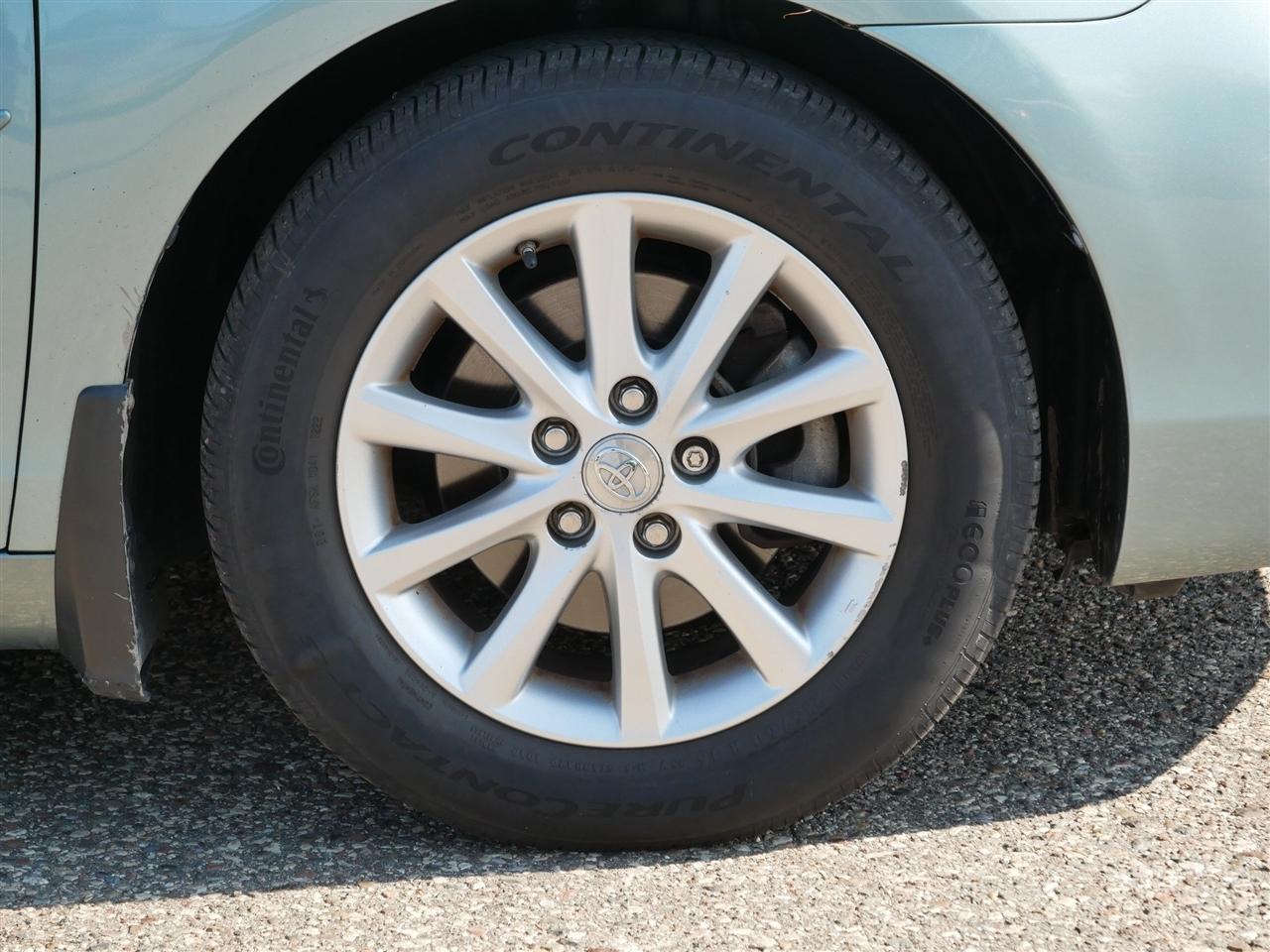 Toyota Camry XLE 4D Sedan 2011
