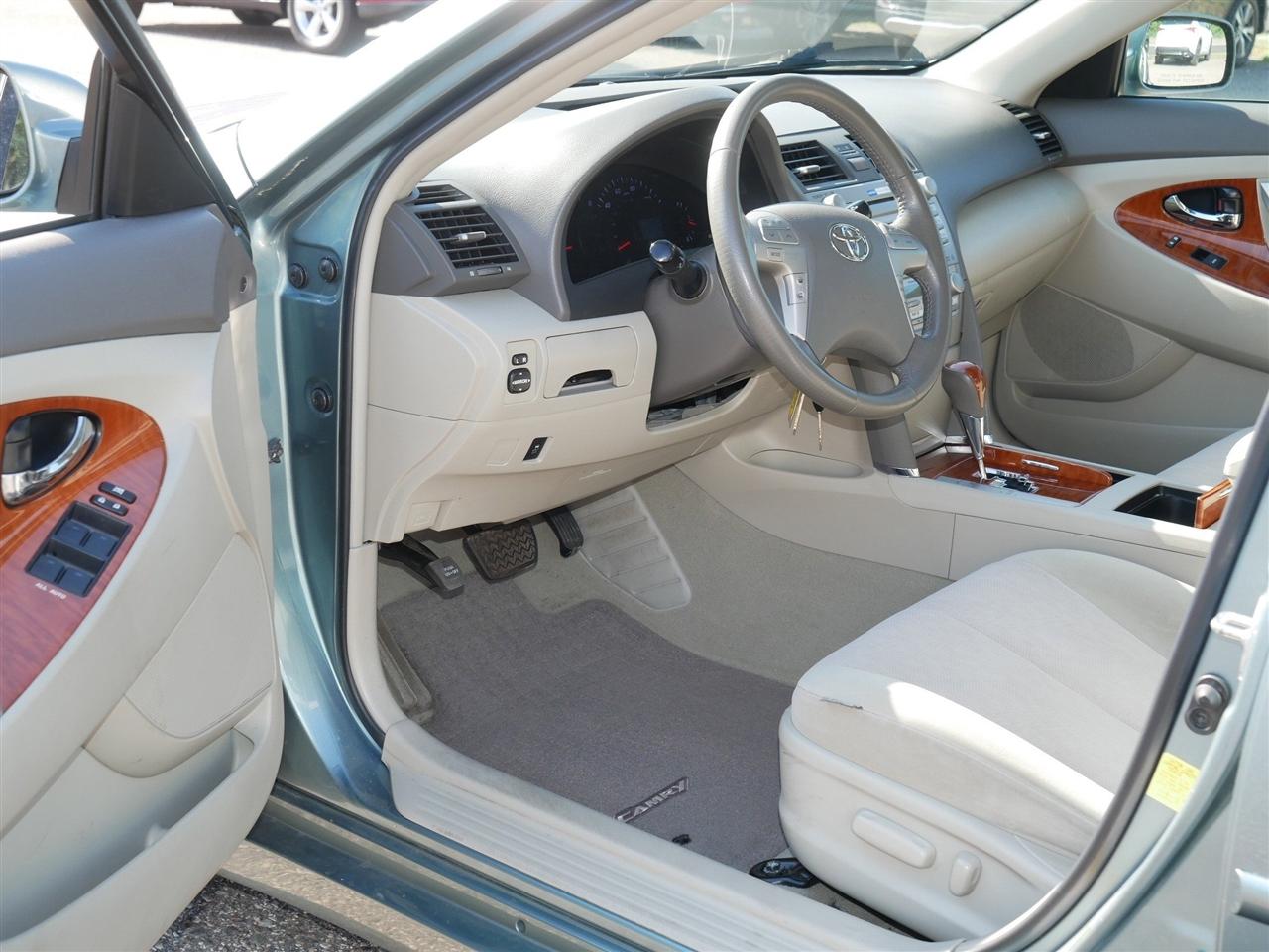 Toyota Camry XLE 4D Sedan 2011