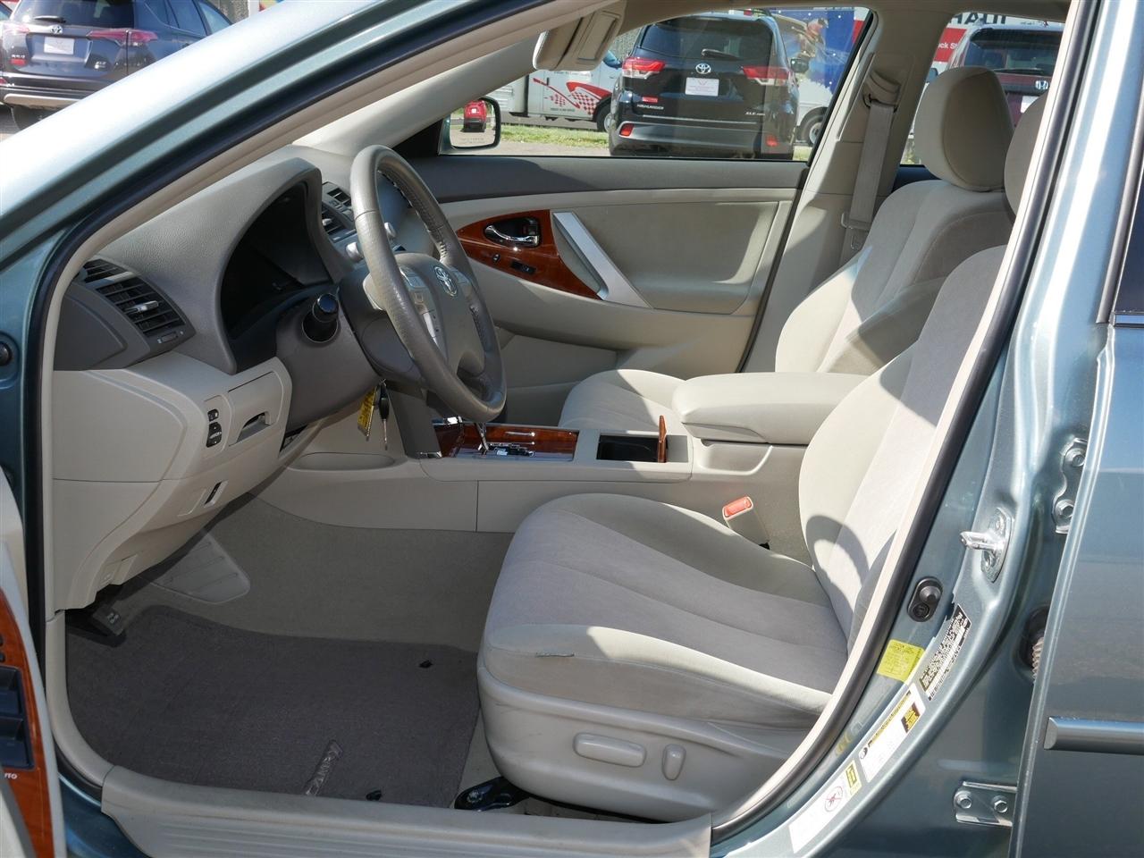 Toyota Camry XLE 4D Sedan 2011
