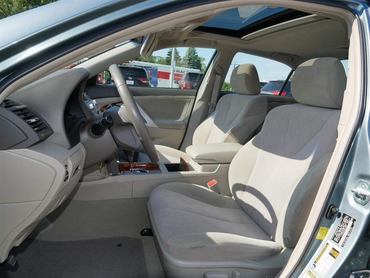 Toyota Camry XLE 4D Sedan 2011