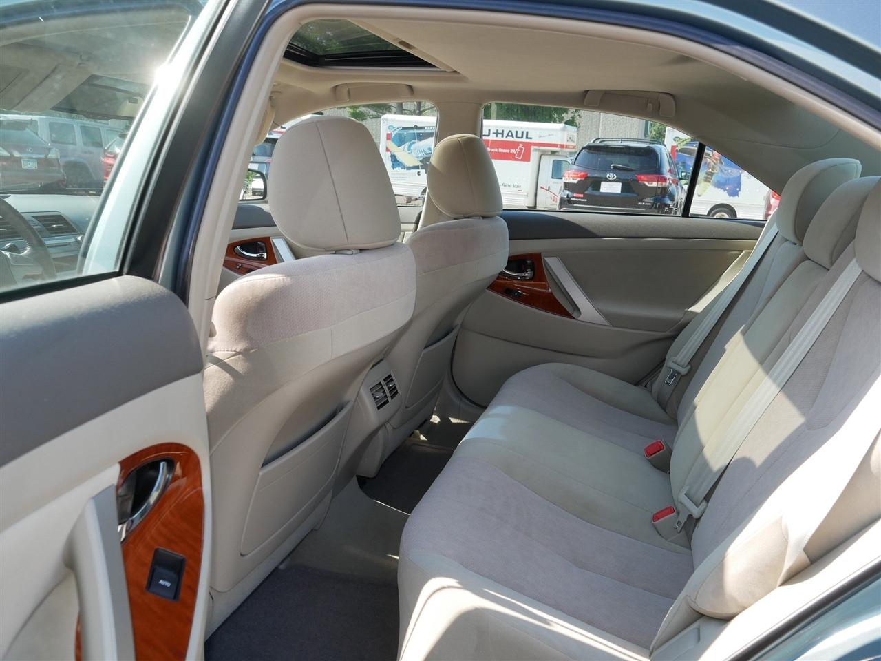 Toyota Camry XLE 4D Sedan 2011