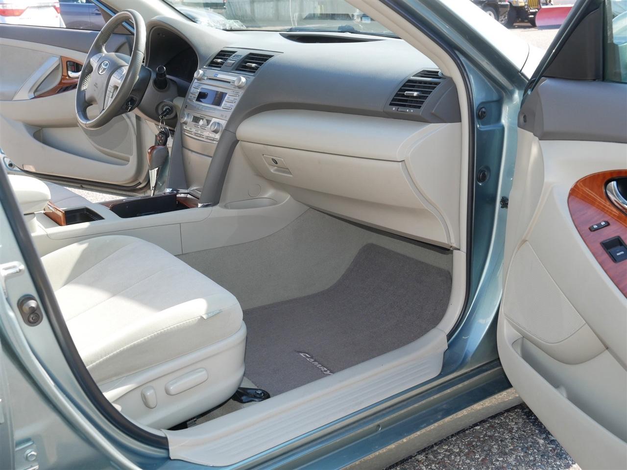 Toyota Camry XLE 4D Sedan 2011