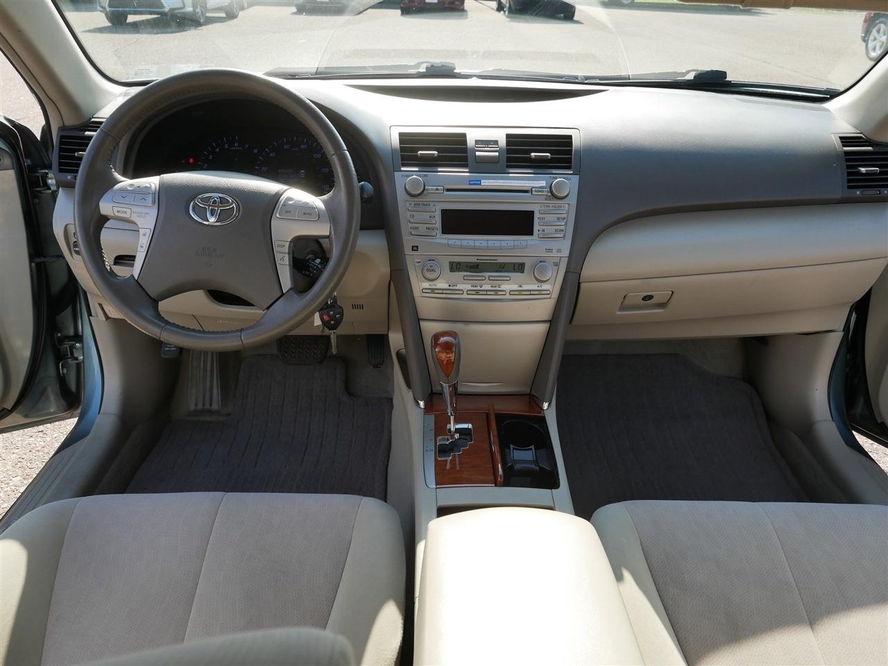 Toyota Camry XLE 4D Sedan 2011