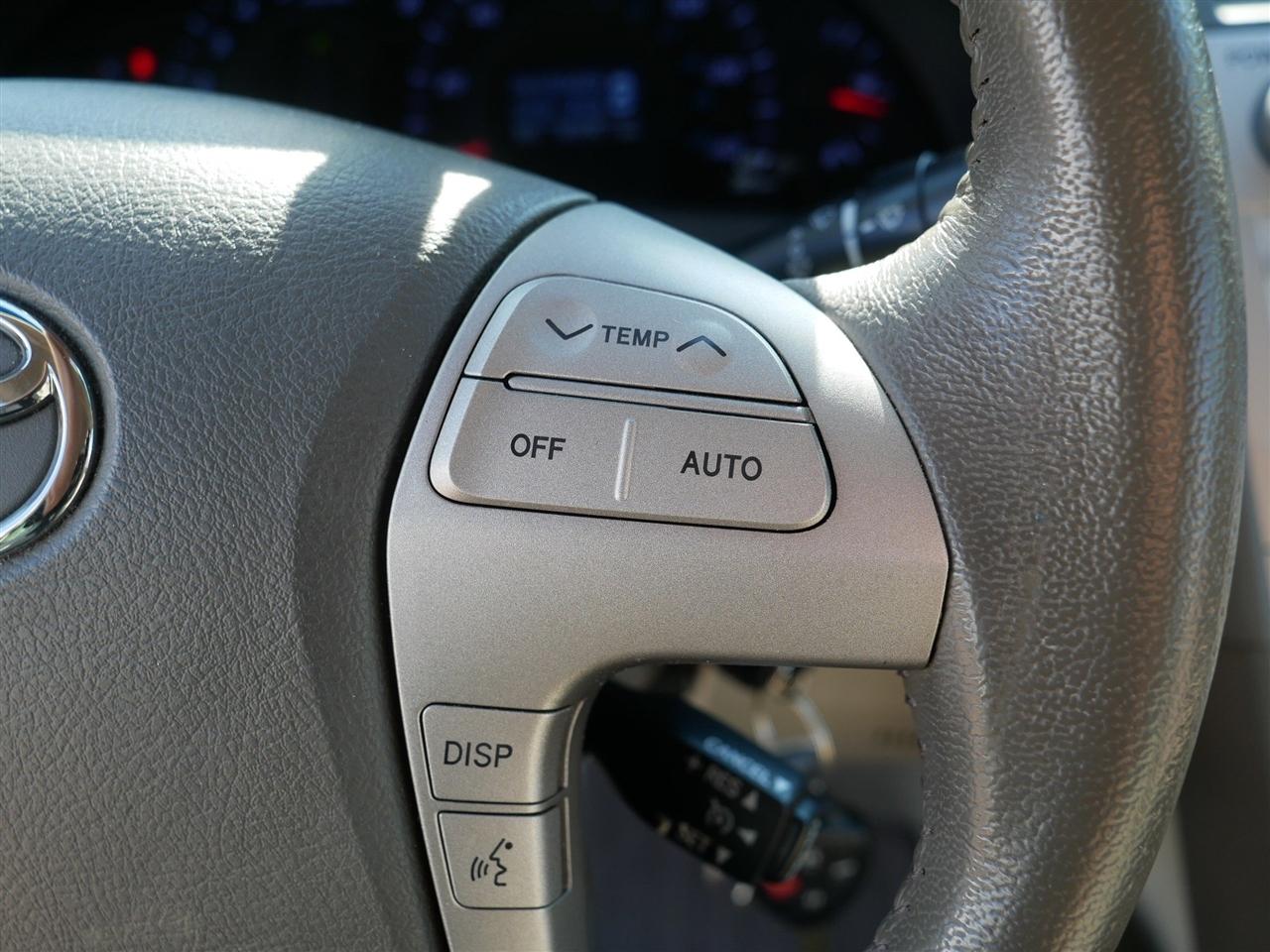 Toyota Camry XLE 4D Sedan 2011