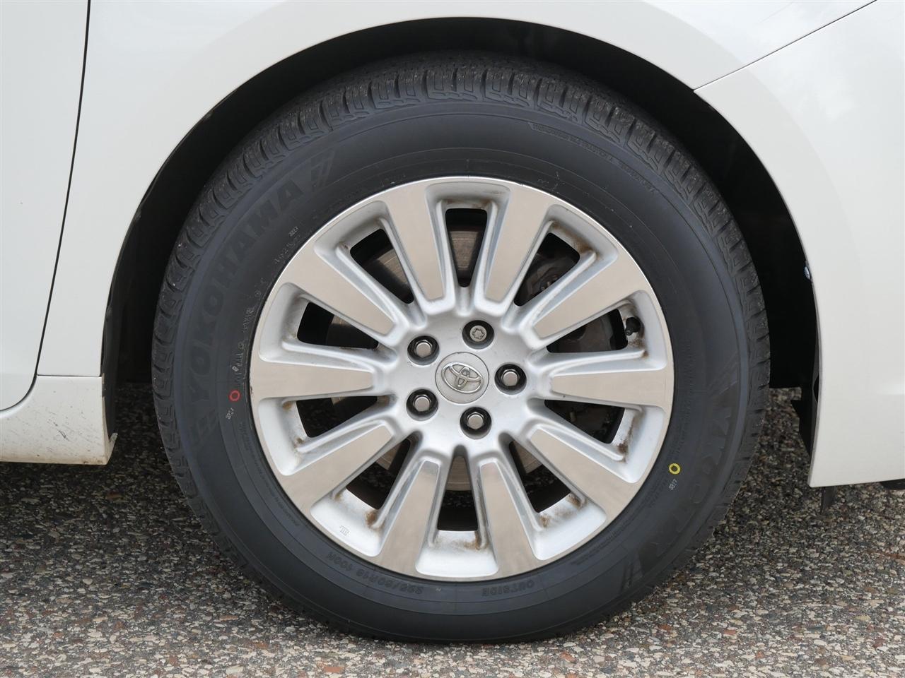 Toyota Sienna Limited Premium AWD 7-Passenger V6 2015