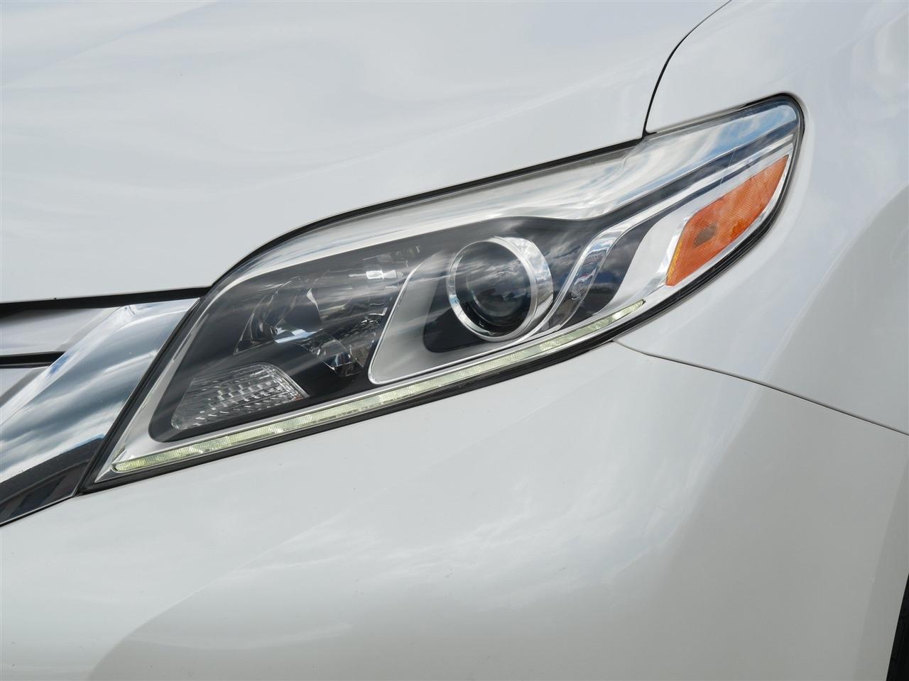 Toyota Sienna Limited Premium AWD 7-Passenger V6 2015