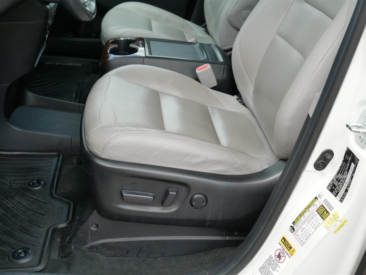 Toyota Sienna Limited Premium AWD 7-Passenger V6 2015