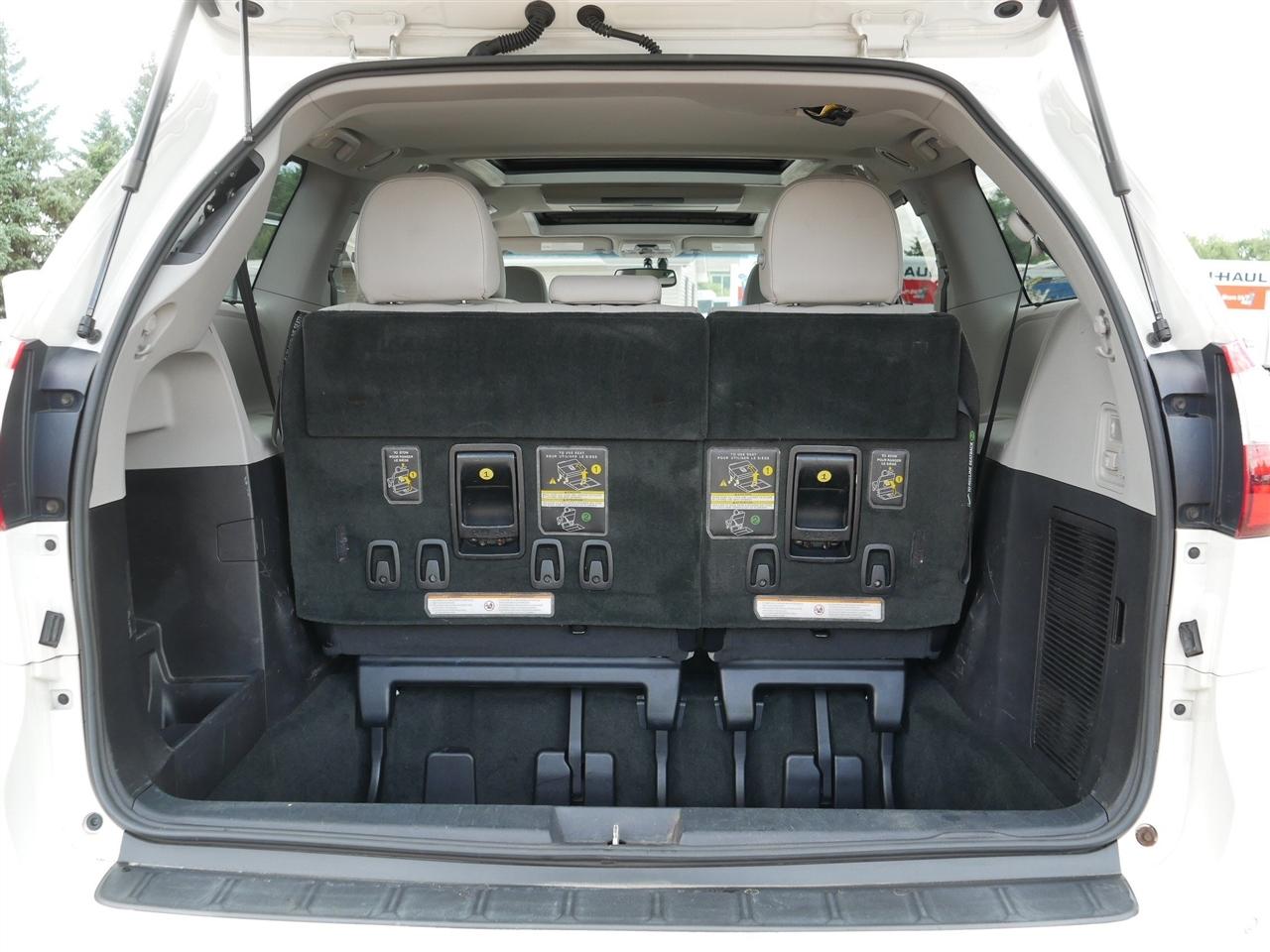 Toyota Sienna Limited Premium AWD 7-Passenger V6 2015
