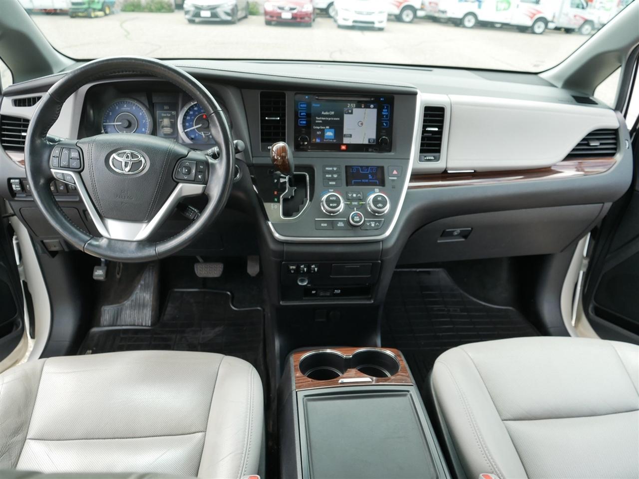 Toyota Sienna Limited Premium AWD 7-Passenger V6 2015