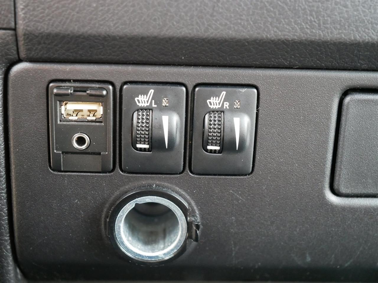 Toyota Sienna Limited Premium AWD 7-Passenger V6 2015