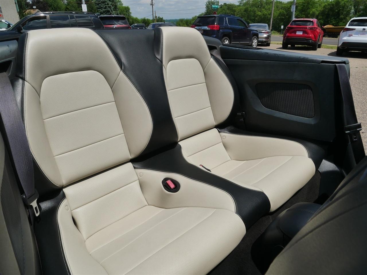 Ford Mustang GT Premium 2D Convertible 2015