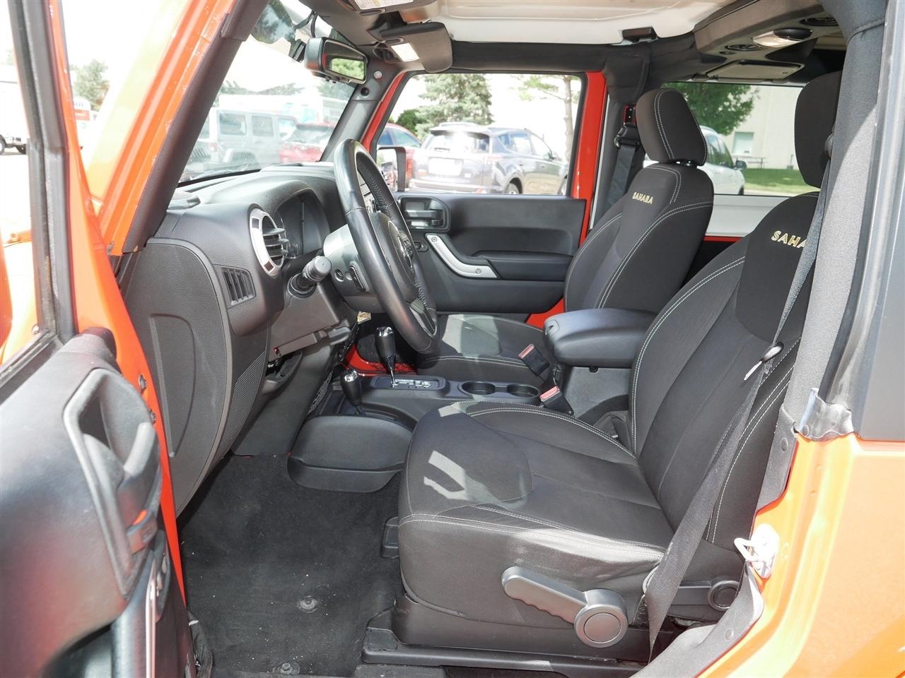 Jeep Wrangler Sahara 4WD 2015