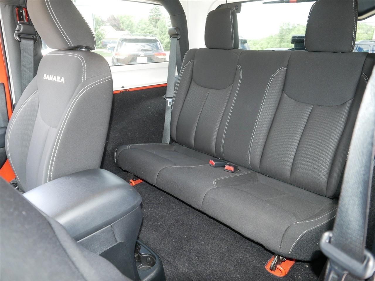 Jeep Wrangler Sahara 4WD 2015