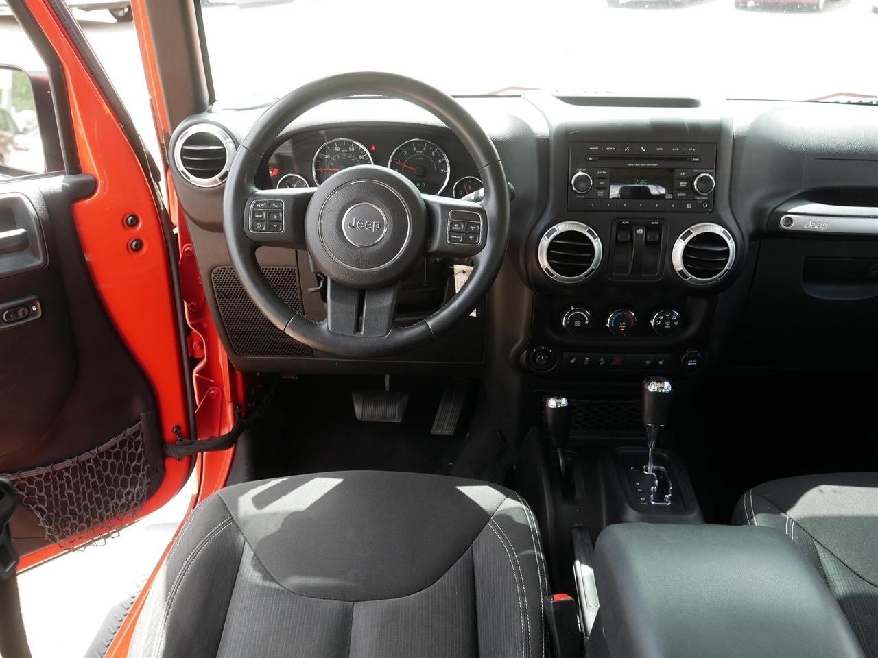 Jeep Wrangler Sahara 4WD 2015